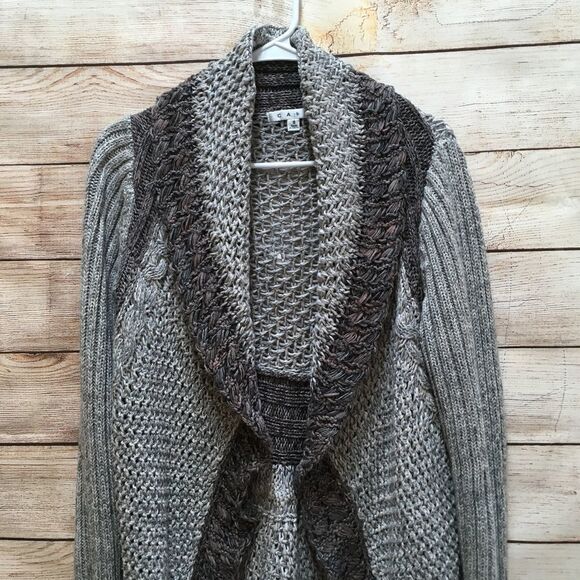 CABI SHADOW CIRCLE CHUNKY KNIT SWEATER IN GRAY - Picture 2 of 9